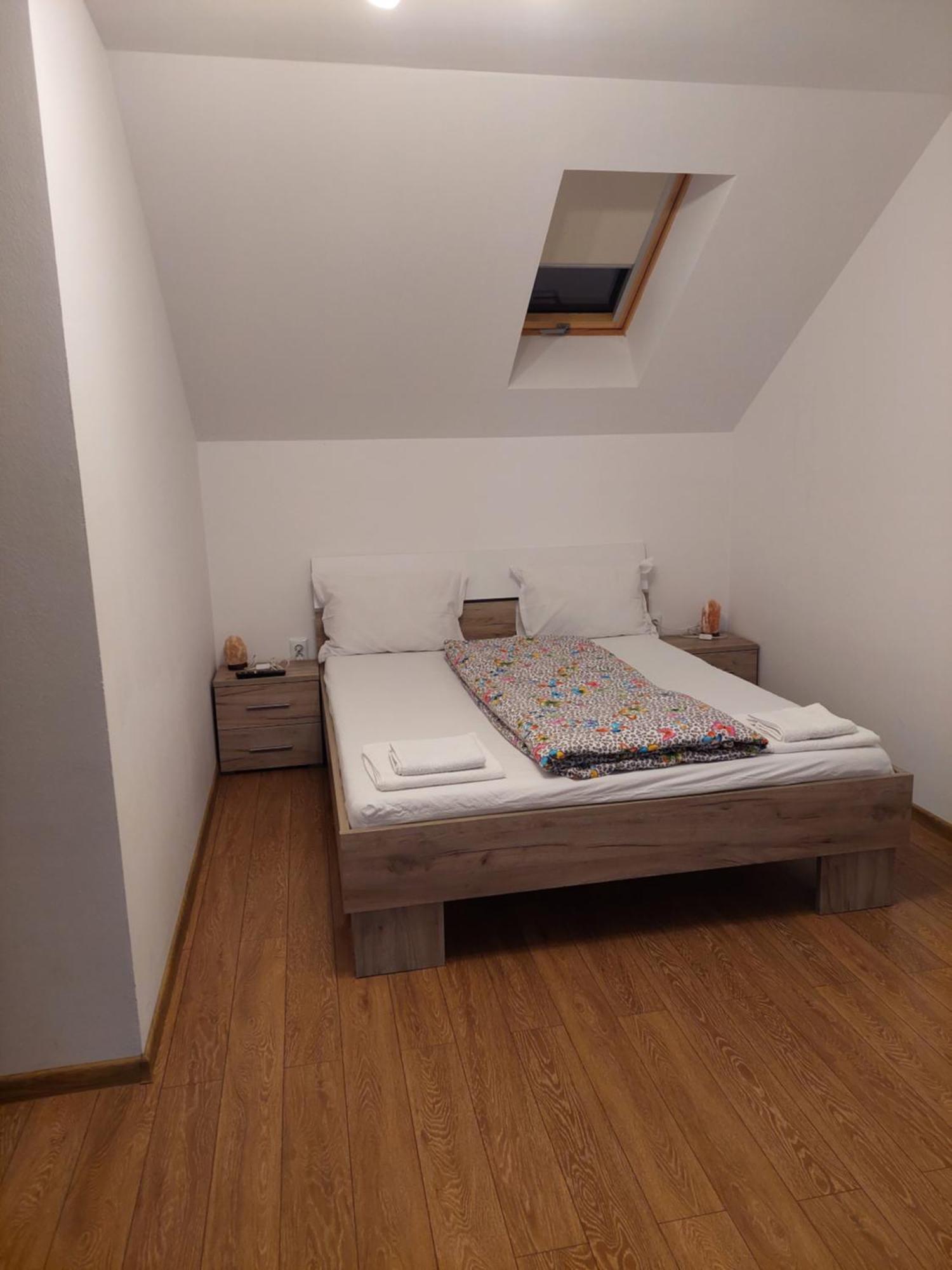 Casa Cristina Hotel Cartisoara Luaran gambar